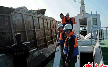 日照海运、海警联合执法集中打击海上非法砂石运输